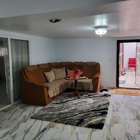 Apartament Cu Terasa Si Gratar Διαμέρισμα Σάτου Μάρε Εξωτερικό φωτογραφία