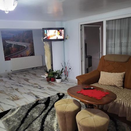 Apartament Cu Terasa Si Gratar Διαμέρισμα Σάτου Μάρε Εξωτερικό φωτογραφία